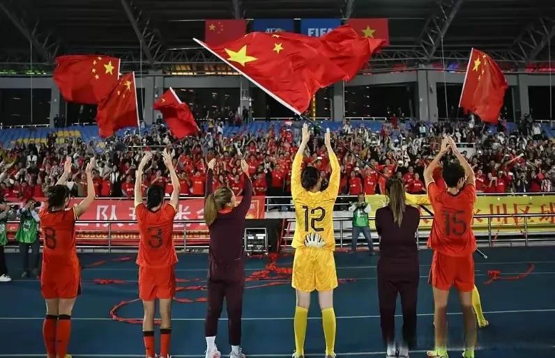 中国女足比赛即将打响，球迷狂热期待