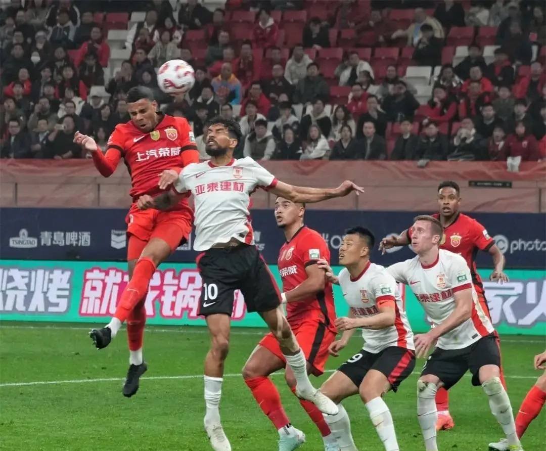 东亚强队斩获亚冠胜利，形成亚洲赛事热点