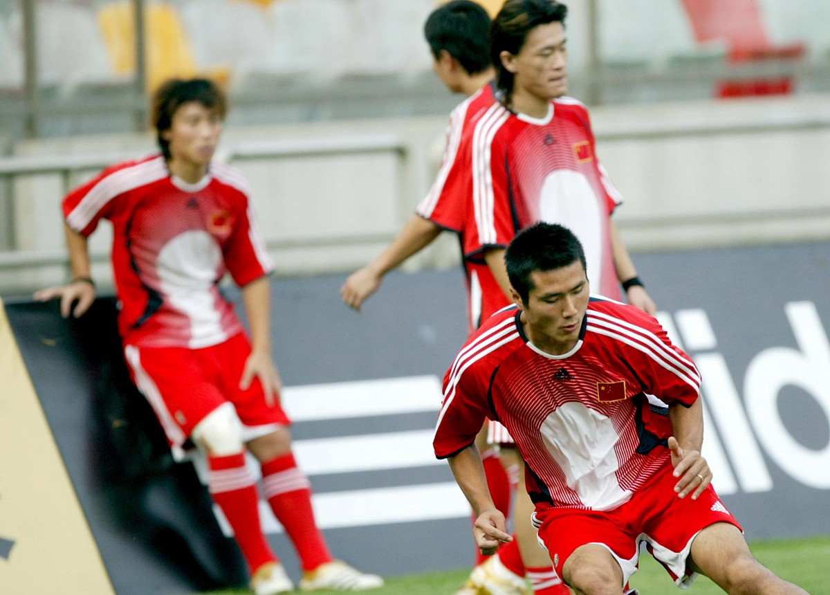 赛场上球员们大放异彩，精湛技术令人叹为观止