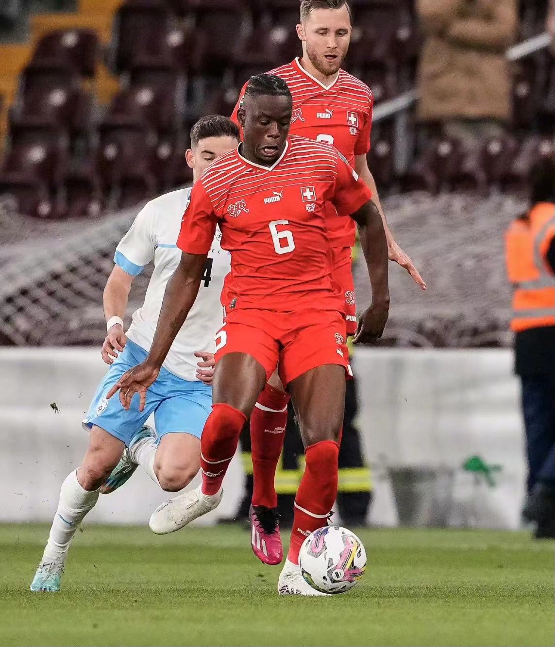 开云体育官网入口-球员们在比赛中展现出了强大的意志力