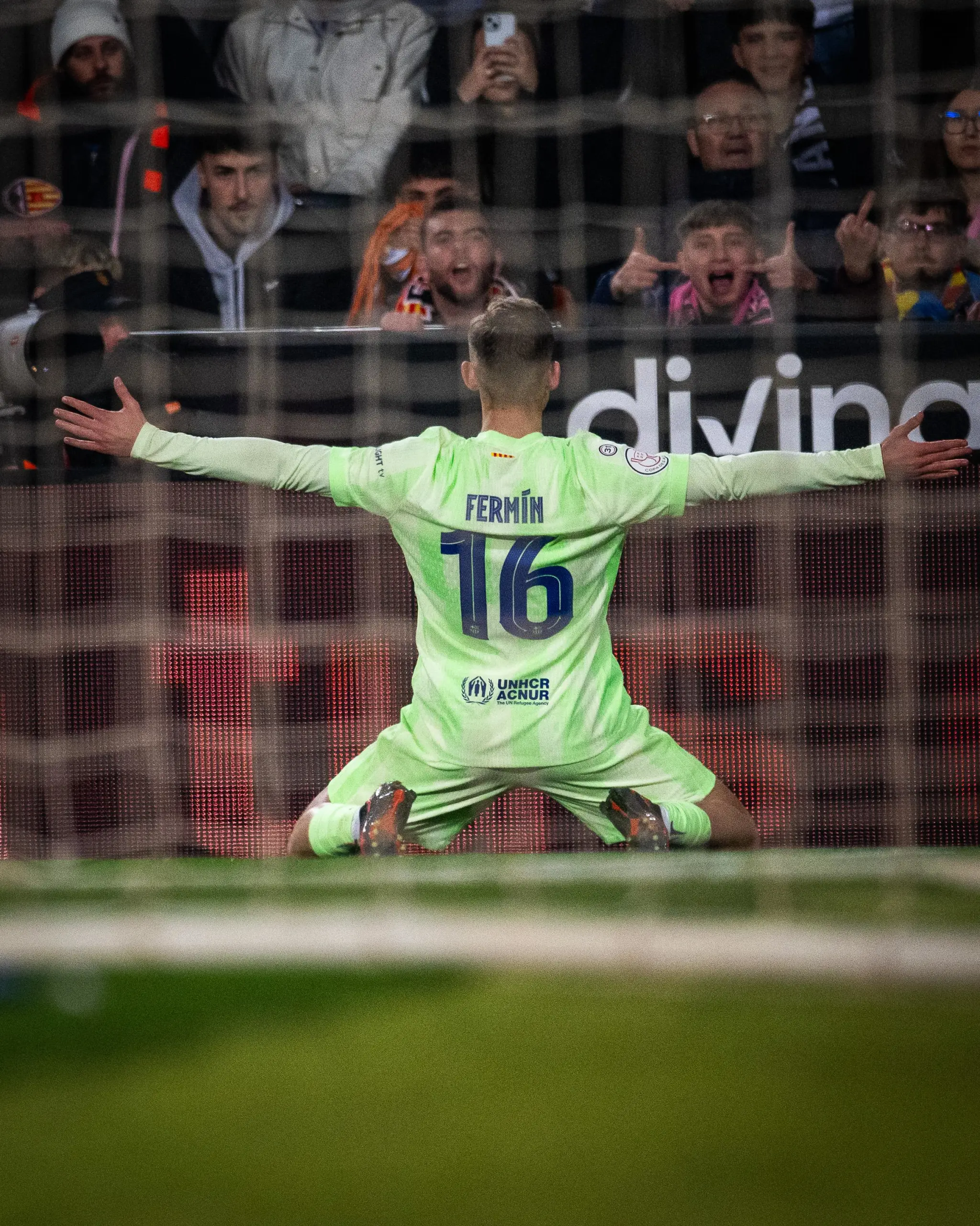 开云体育入口-瓦伦西亚稳健发挥，轻松赢得比赛的简单介绍