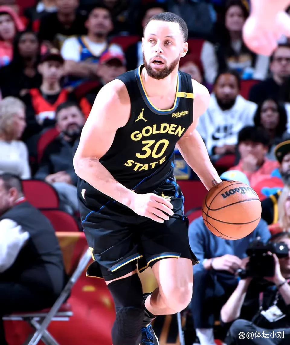 关于乌克兰客场小胜亚美尼亚，领先积分榜的信息