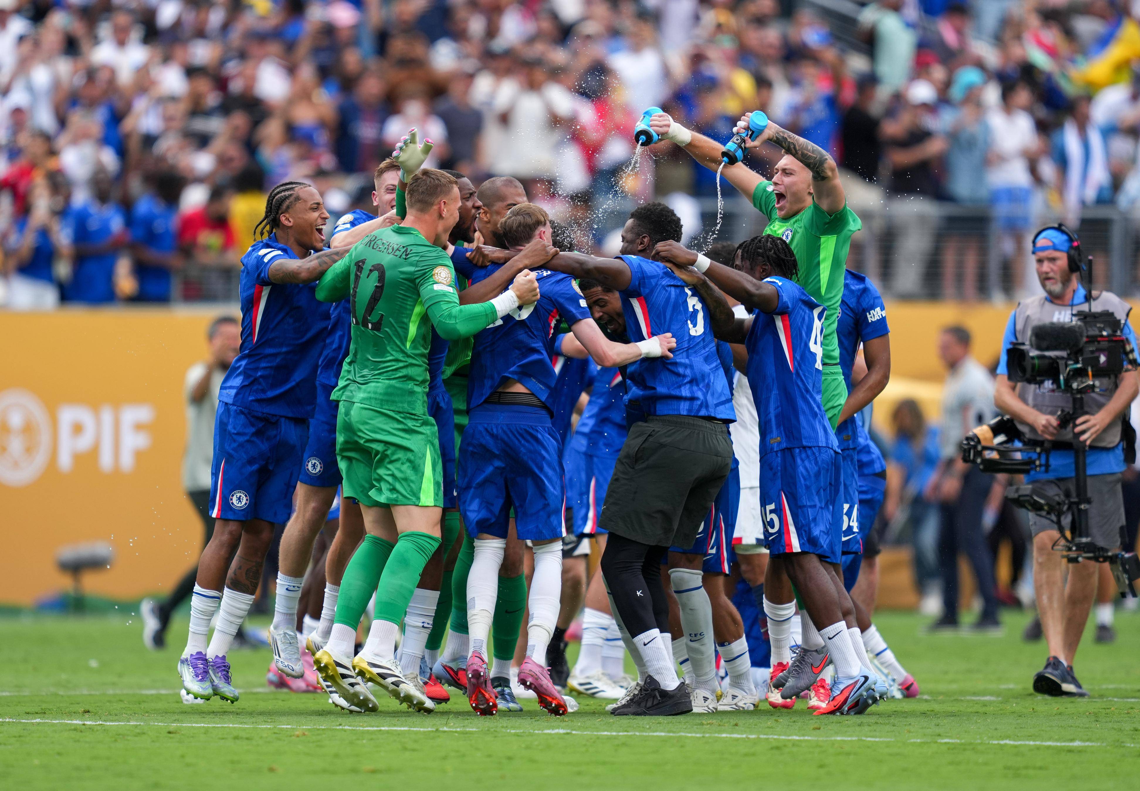 蓝队在主场以一球之差惜败对手 蓝队在主场以一球之差惜败对手