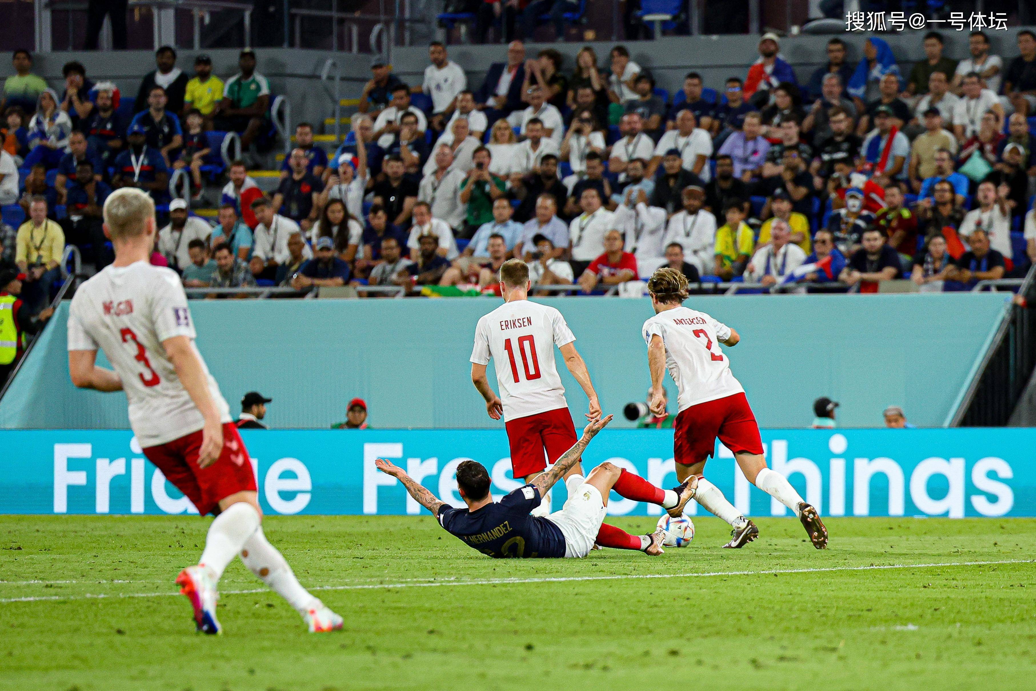 包含罗马主场轻松取胜，小组出线领跑的词条