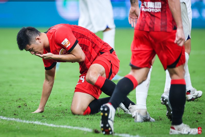 开云体育app下载-阿尔科伦特进攻缺乏效率，遭遇连续不胜