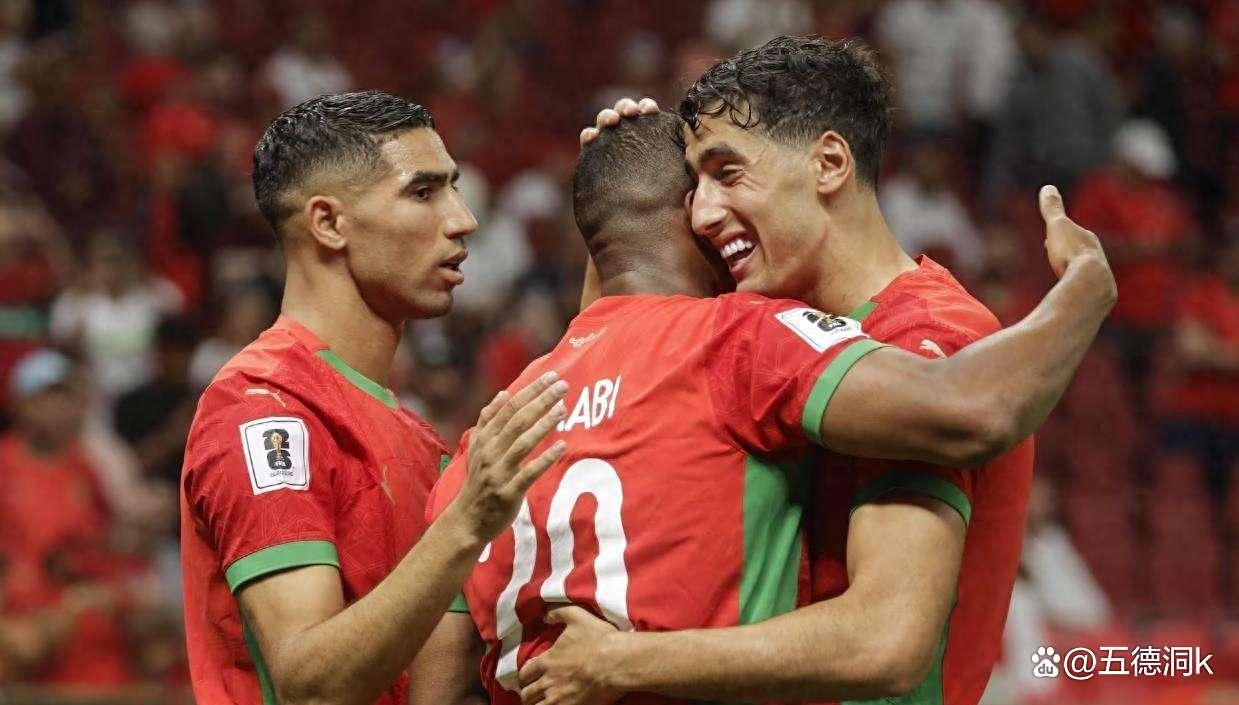 开云体育网页版入口-摩纳哥主场胜利后球员欢庆，激动不已